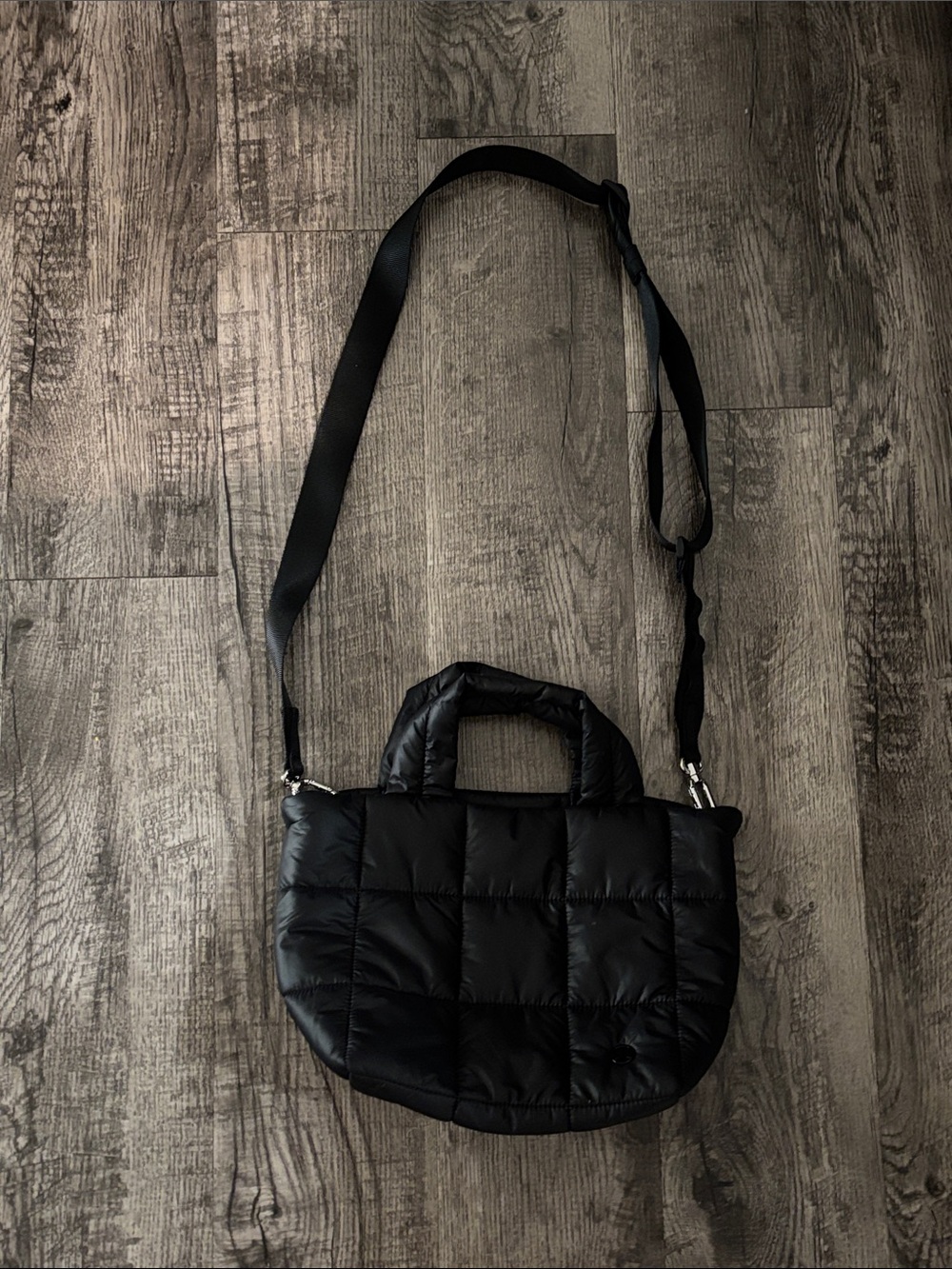 Lululemon Quilted Crossbody Bag - Zipper Closure - Black - 5 Liters